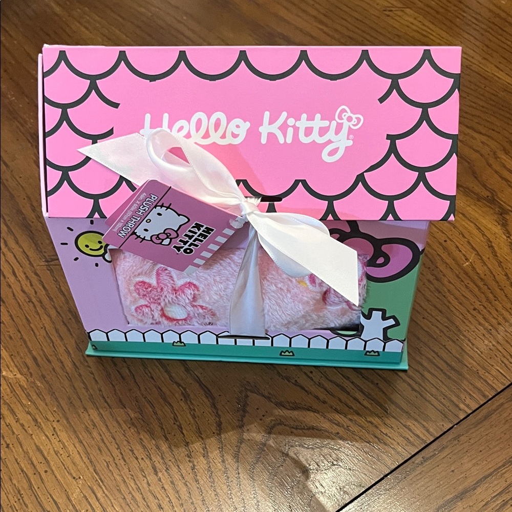 Hello Kitty Plush Throw in‎ Gift Box, NWT